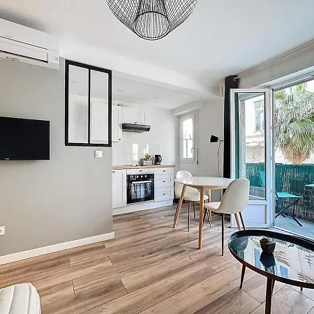 Apartment Proche Gare, Balcon