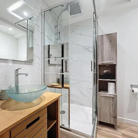 Proche Gare, Balcon Apartment *