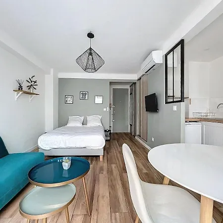 Proche Gare, Balcon *