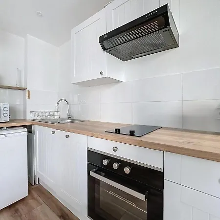 Proche Gare, Balcon * Cannes