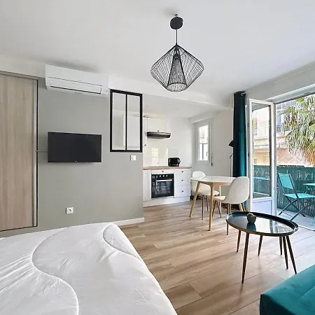 Proche Gare, Balcon Apartamento *